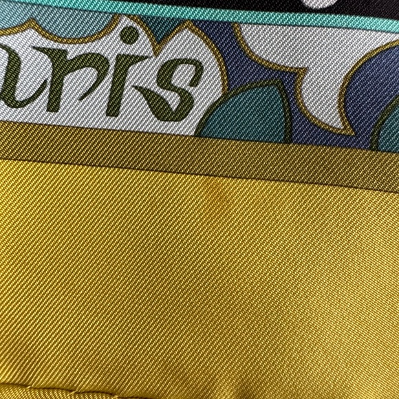 GUC Authentic La Femme aux Semelles de Vent Hermès Scarf 90cm Carré - Picture 6 of 11